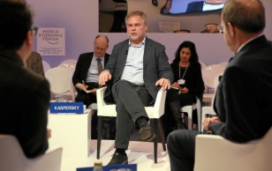 Küberturbe ekspert ja ettevõtte Kaspersky Lab juht Jevgeni Kaspersky Maailma Majandusfoorumi diskussioonis küberjulgeolekust.