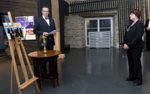 Президент Тоомас Хендрик Ильвес передал на хранение в Эстонский исторический музей приз Золотая Виктория