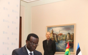 Togo Vabariigi suursaadik Kwami Christophe Dikenou