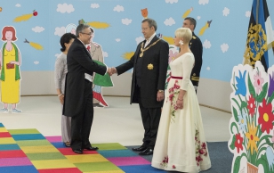 Kasahstan Vabariigi suursaadik härra Galymzhan Koishybayev abikaasaga