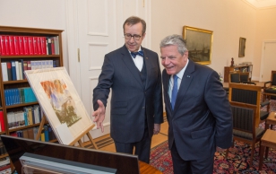Kohtumine Saksamaa Liitvabariigi presidendi Joachim Gauckiga. Kingituste vahetamine.