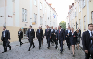 Poola presidendi Andrzej Duda jalutuskäik Riigikogu hoonest Stenbocki majja.