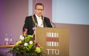 President Toomas Hendrik Ilves inaugureeris akadeemik Jaak Aaviksoo Tallinna Tehnikaülikooli rektoriks.