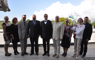 President Toomas Hendrik Ilvese kohtumie mullu kolme omavalitsuse ühinemise järel moodustud Lääne-Saare valla juhtidega Nasval.