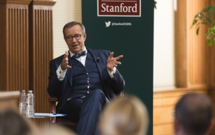President Toomas Hendrik Ilves ja politoloog Francis Fukuyama arutlesid Stanfordi Ülikoolis infotehnoloogia tuleviku üle.