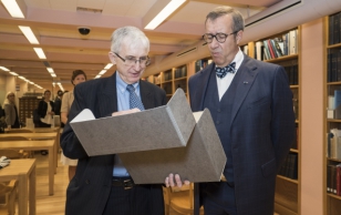 President Toomas Hendrik Ilvesele anti Colombia Ülikoolis üle sealses arhiivis asuvast Max Rabinoffi fondist Eestit puudutavate dokumentide koopiad.