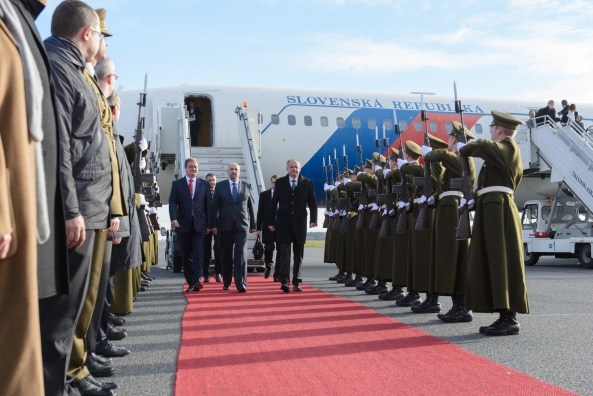 Slovakkia presidendi Andrej Kiska saabumine Tallinna Lennujaama.
