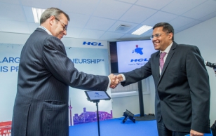 President Toomas Hendrik Ilves avas koos HCL Technologies finantsteenuste presidendi Rahul Singh'iga globaalse IT-ettevõtte HCL Technologies Tallinna arenduskeskuse.