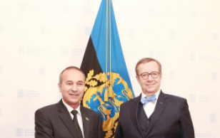 Türkmenistani Vabariigi suursaadik Nazarkuly Shakuliyev ja president Toomas Hendrik Ilves.