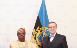 Benini Vabariigi suursaadik Eusèbe Agbangla ja president Toomas Hendrik Ilves.