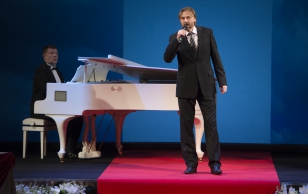Aleksander Ivaskevitš esines lauluga ''See on mu laul''.