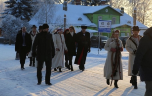 Presidendipaar Setomaal Obinitsas kultuuripealinn 2015 lõpu­tseremoonial tänavu jaanuaris.