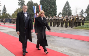 Ametlik vastuvõtutseremoonia Horvaatia Presidendi Kantselei ees.