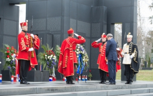 Pärgade asetamise tseremoonia Zid boli juures Mirogoj linnakalmistul.
