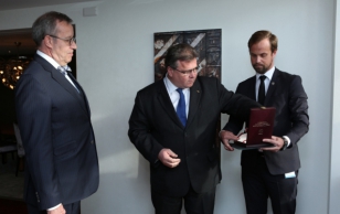 President Ilves pälvis Leedu diplomaatia kõrge auhinna