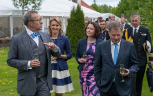 Soome president Sauli Niinistö ja Jenni Haukio külastasid ka Ärma talu Viljandimaal.