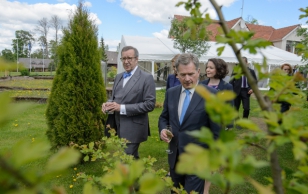 Soome president Sauli Niinistö ja Jenni Haukio külastasid ka Ärma talu Viljandimaal.