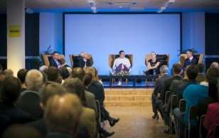 President Toomas Hendrik Ilves ja Soome president Sauli Niinistö kõnelesid Tallinna Tehnikaülikooli innovatsiooni- ja ettevõtluskeskuses Mektory toimunud majanduse tuleviku üle arutleval foorumil ''FinEst Future Forum''.