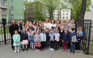 Soome riigipea abikaasa Jenni Haukio ja Ieva Ilves külastasid Tallinna Soome Kooli.