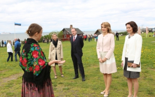Soome riigipea abikaasa Jenni Haukio ja Ieva Ilves külastasid Viimsi Vabaõhumuuseumi.