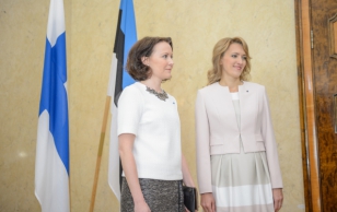 Soome presidendi Sauli Niinistö ja tema abikaasa Jenni Haukio ametlik tervitustseremoonia Kadriorus.