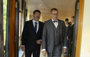 President Toomas Hendrik Ilves kohtus Helsingis Ungari riigipea János Áderiga.