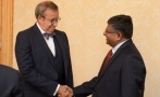 India justiits- ja IT-asjade minister Ravi Shankad Prasad ja president Ilves arutasid kahe riigi koostööd, tõdedes ühiselt, et hoolimata riikide erinevast suurusest on Eesti ja India digiarengut puudutavates küsimustes ülimalt sarnaste hoiakutega.