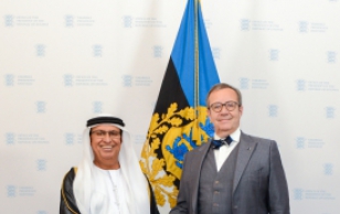 Araabia Ühendemiraatide suursaadik Sultan Rashid Sultan Alkaitoob ja president Toomas Hendrik Ilves.
